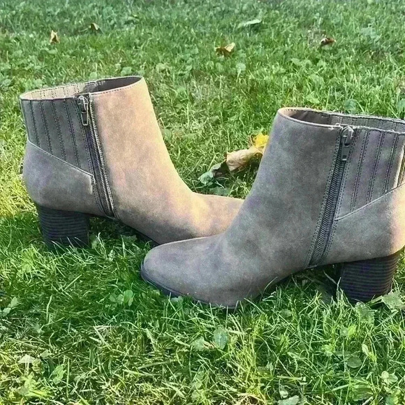 Brand new Kelly and Katie heeled boots - Picture 6 of 8